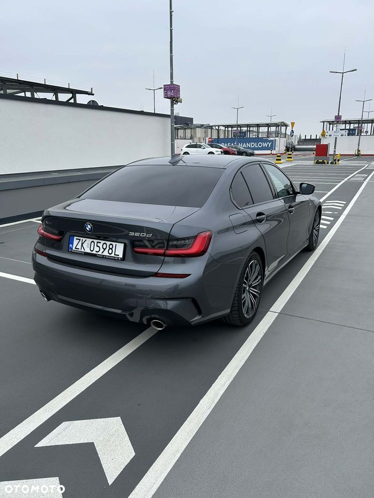 BMW Seria 3 320d M Sport - 8