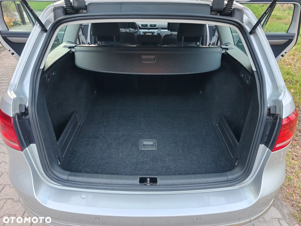 Volkswagen Passat Variant - 30