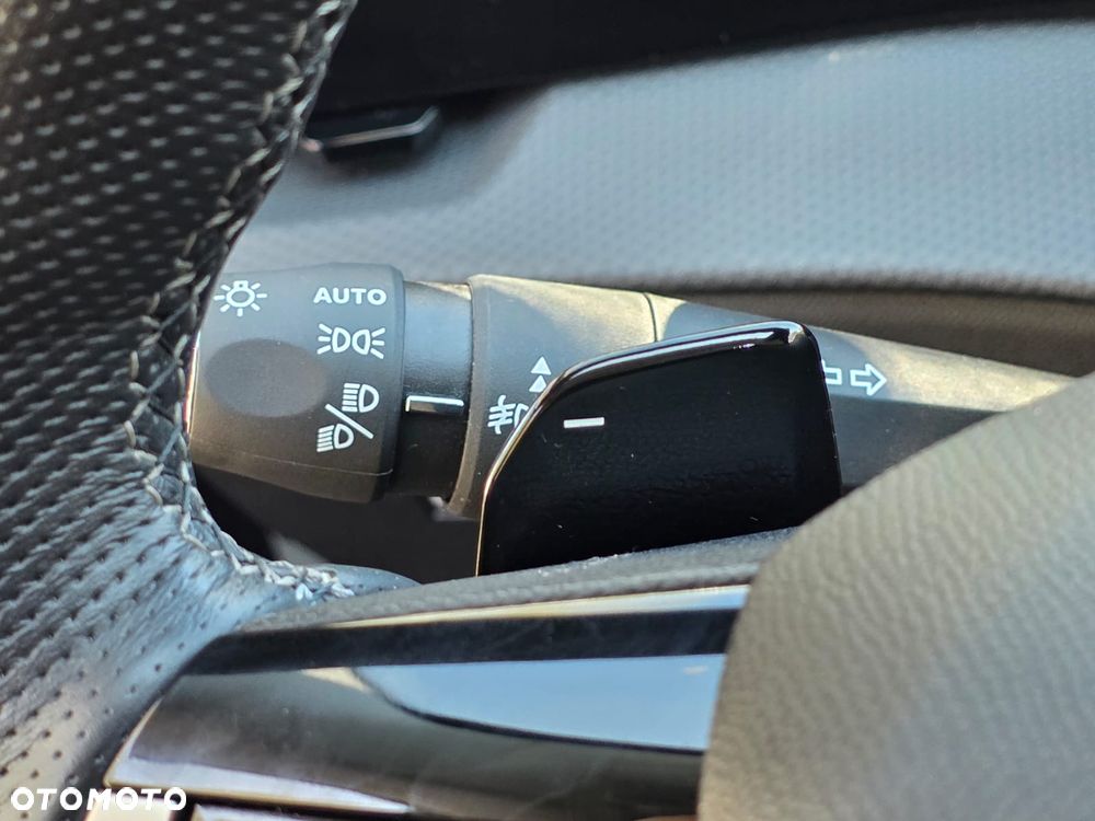 Opel Astra 1.6 T Plug-in Hybrid GSe - 11