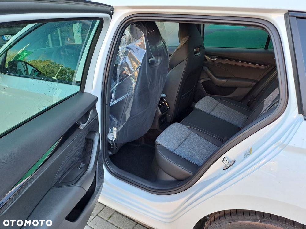 Skoda Octavia 1.5 TSI mHEV Sportline DSG - 6