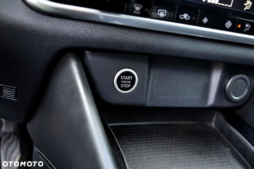 Nissan Qashqai 1.3 DIG-T N-Connecta - 28