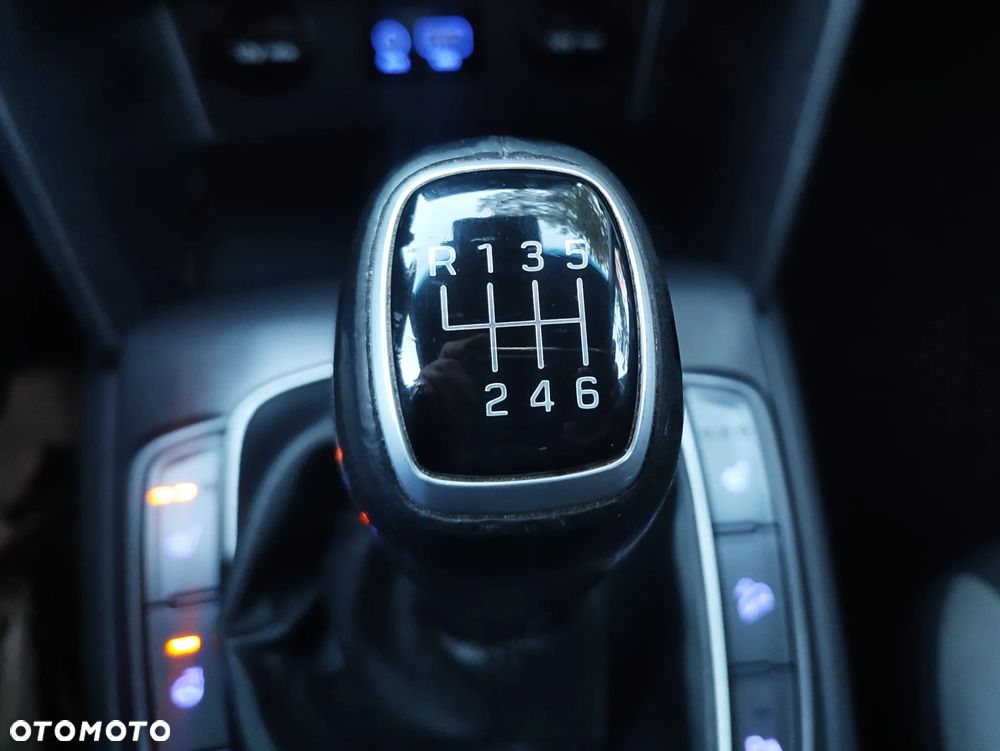 Hyundai Kona - 13