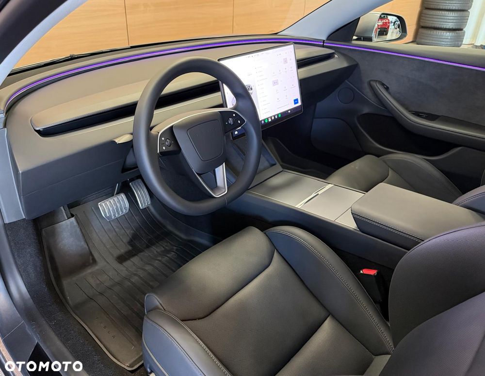 Tesla Model 3 - 12