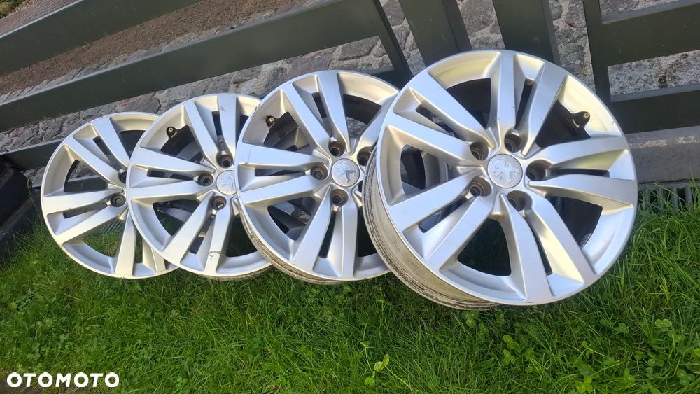 Peugeot 308 1.6 e-HDi Active S&S - 25