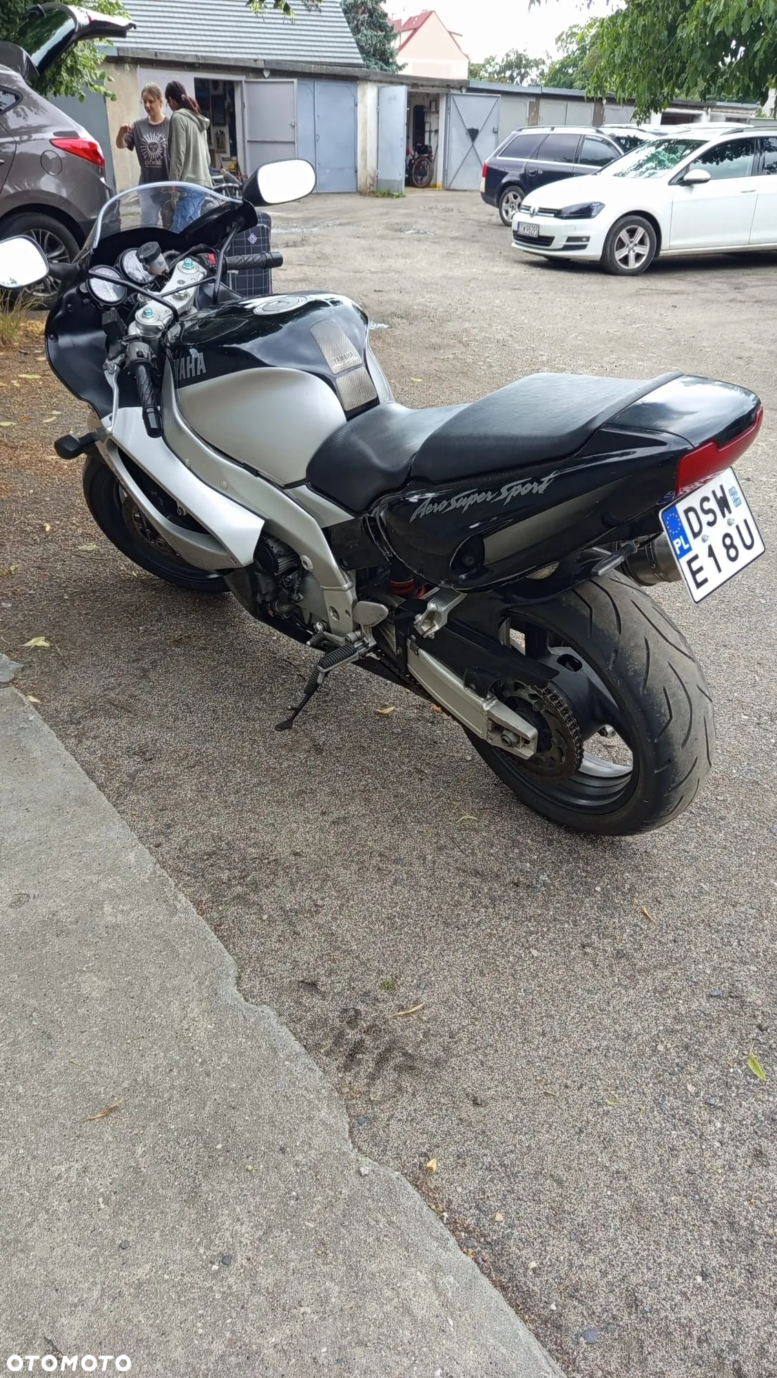 Yamaha YZF - 4