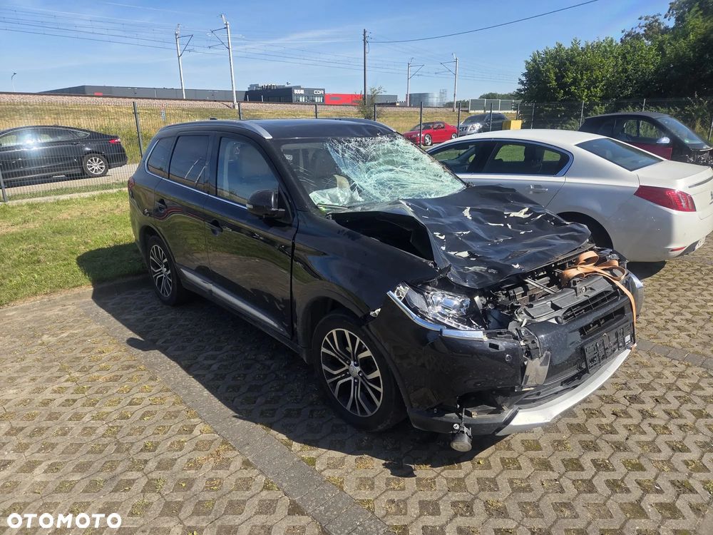 Mitsubishi Outlander 2.0 Instyle Navi 4WD CVT - 18