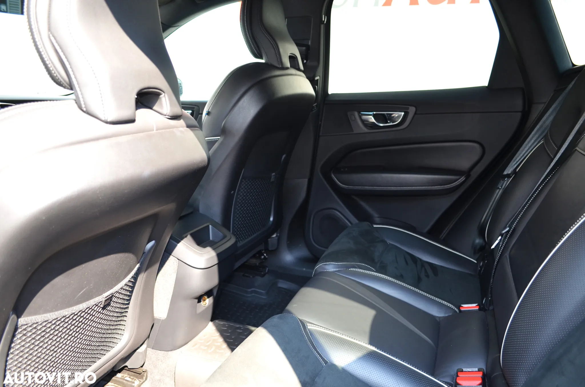 Volvo XC 60 D4 AWD Geartronic RDesign - 9