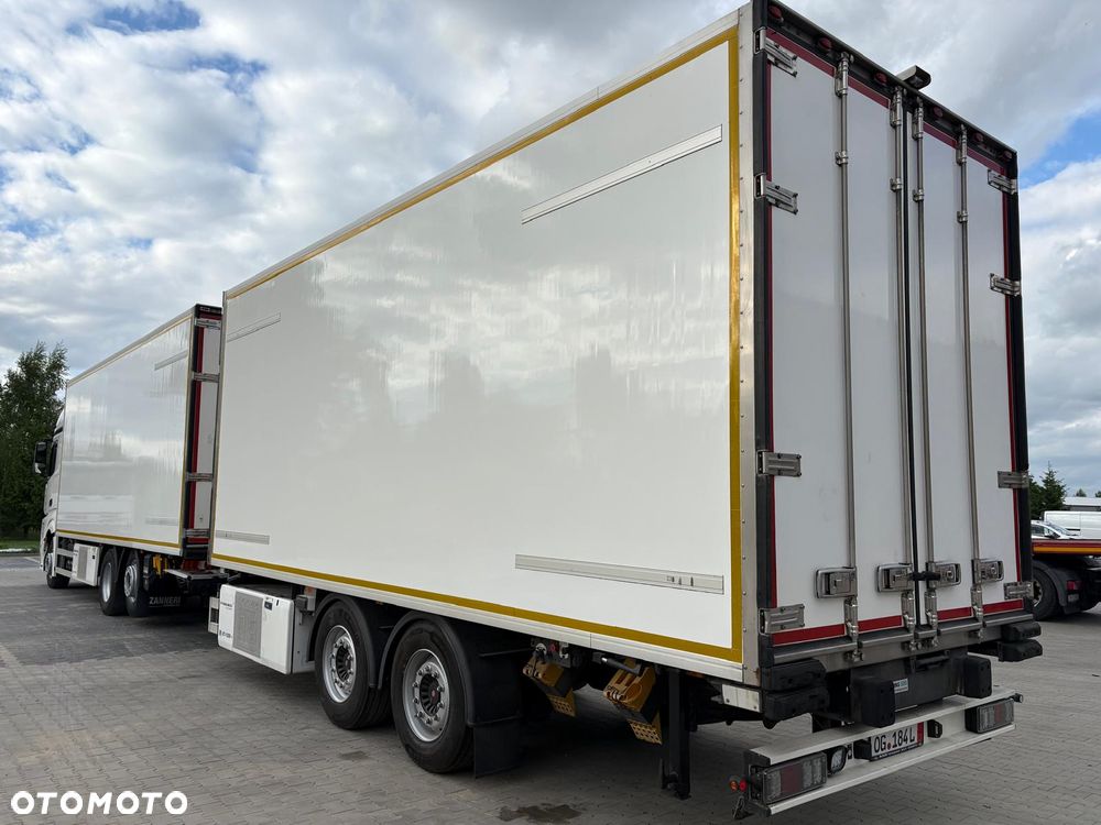 Mercedes-Benz Actros - 5