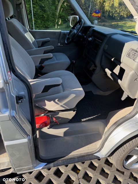 Volkswagen Caravelle Basis - 9