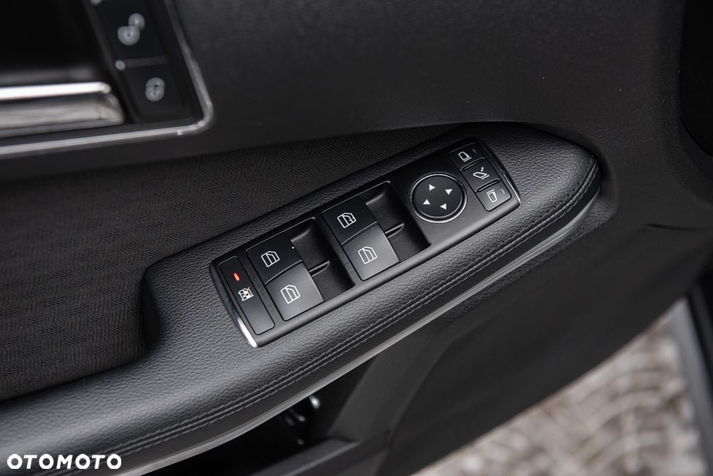 Mercedes-Benz Klasa E - 16