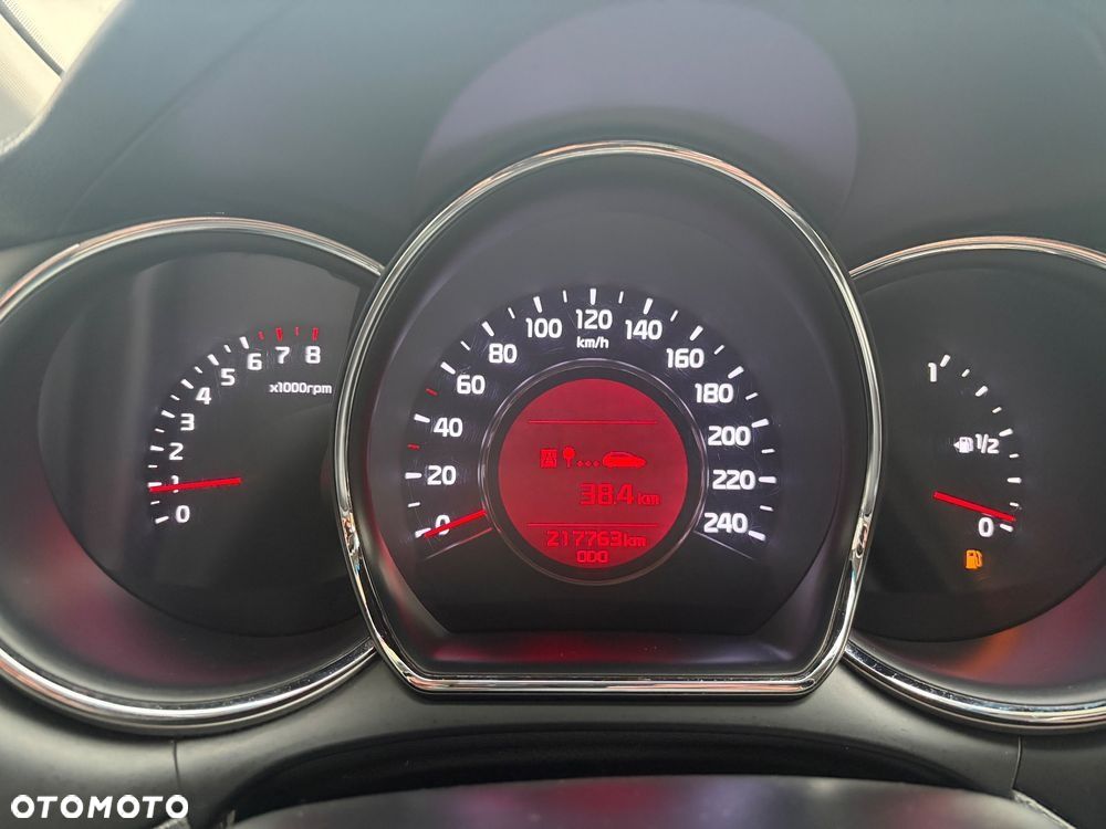 Kia Ceed 1.6 GDI Dream-Team Edition - 16