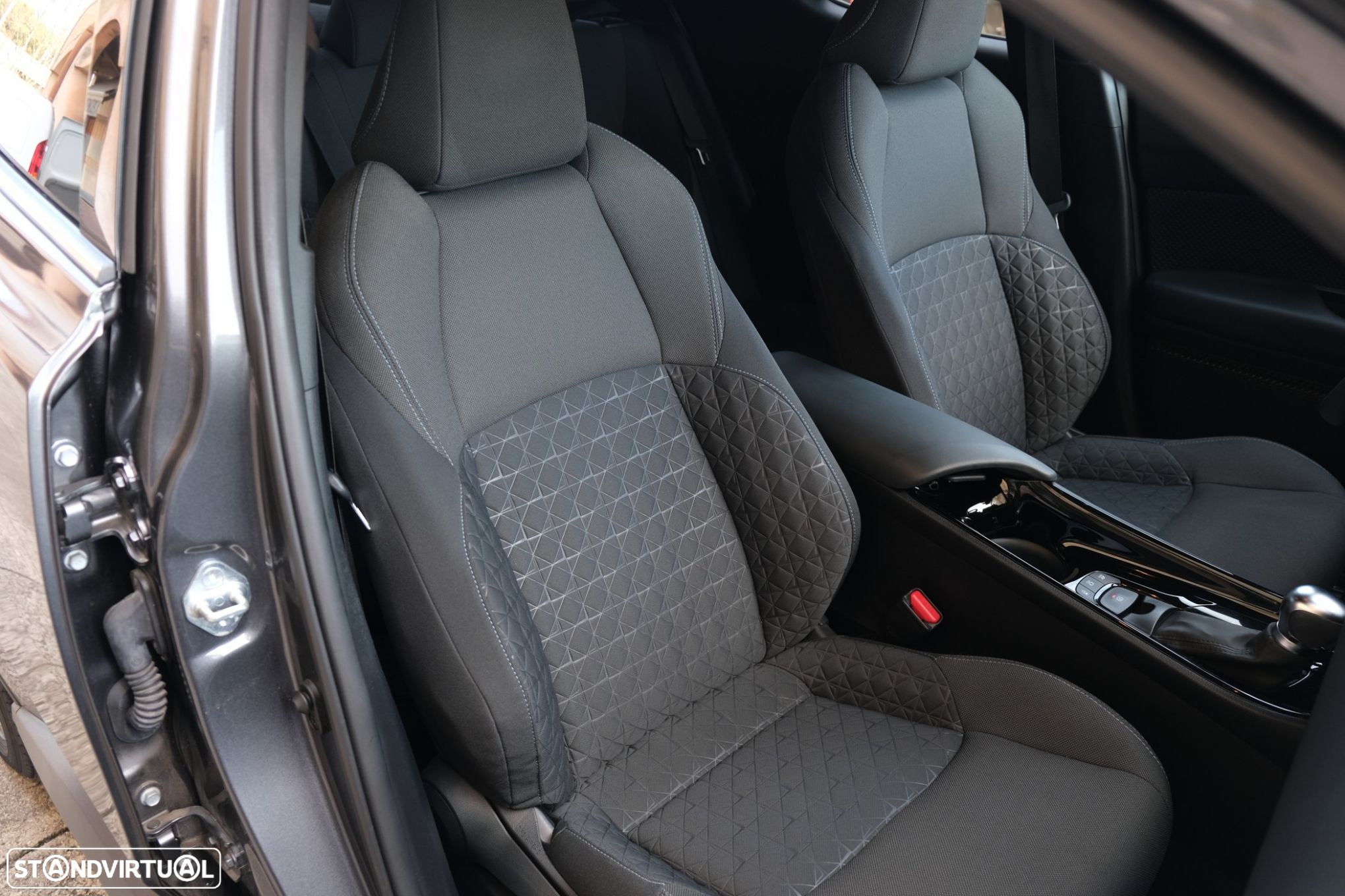 Toyota C-HR 1.8 Hybrid Square Collection - 12