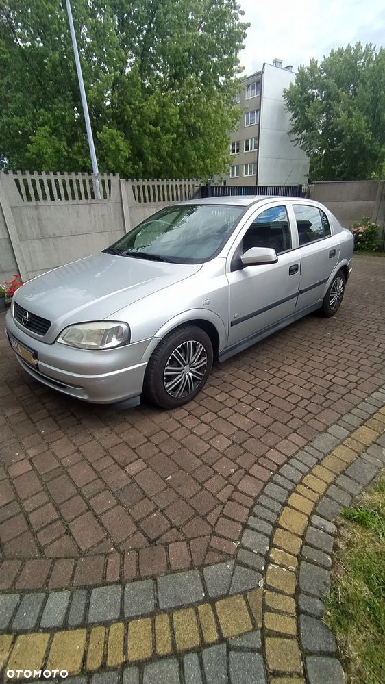 Opel Astra 1.4 - 9