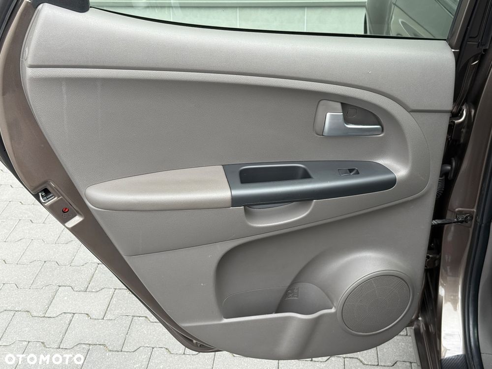 Kia Venga 1.6 CRDi 128 Fifa World Cup Edition - 20