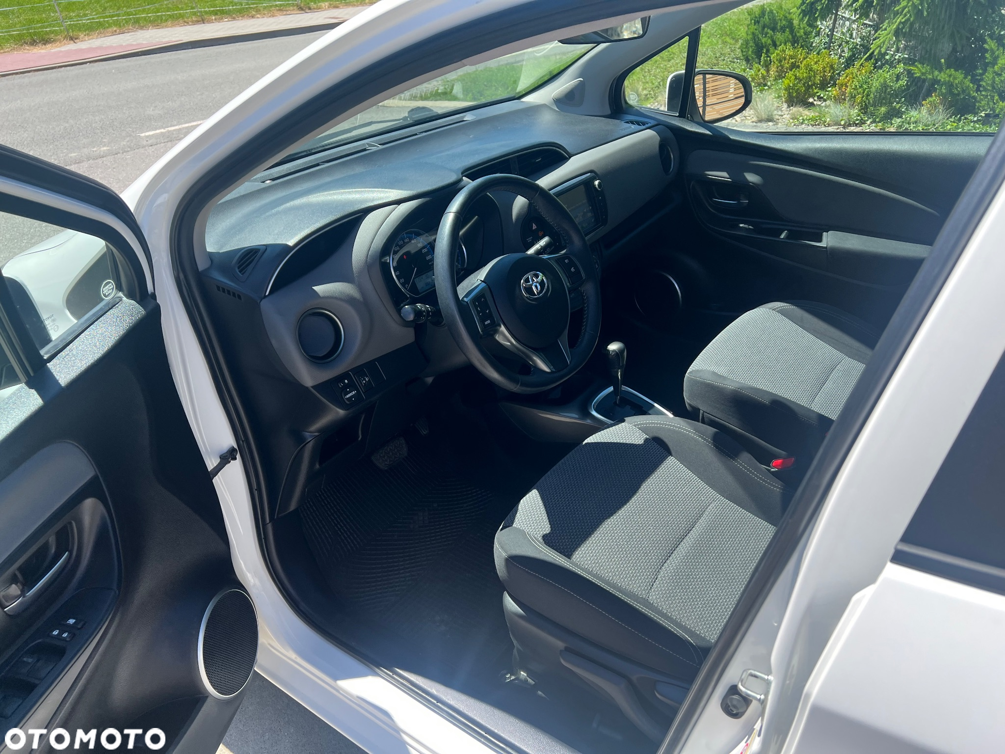 Toyota Yaris Hybrid 100 Selection Passion - 9