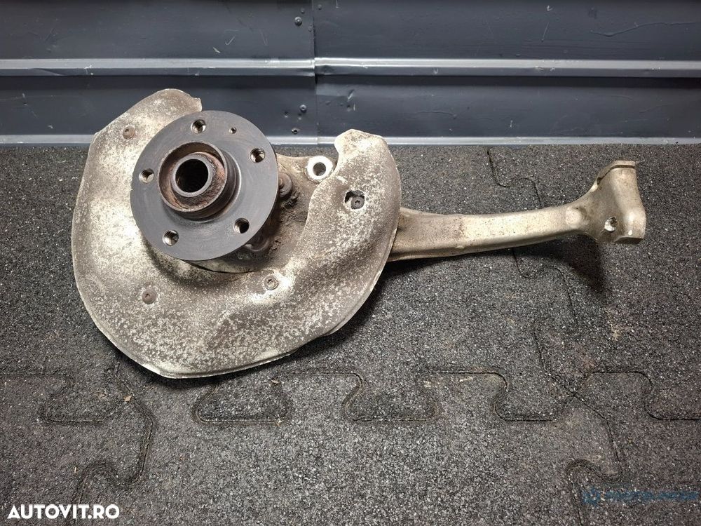 Fuzeta dreapta fata defecta AUDI A4 IV Avant 8K5, B8 2007 - 2010 TDI CAGA 8K0407254R - 3