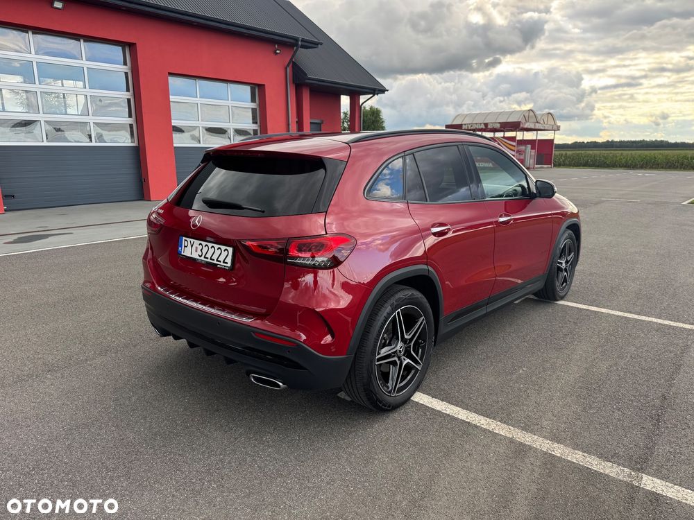 Mercedes-Benz GLA - 8
