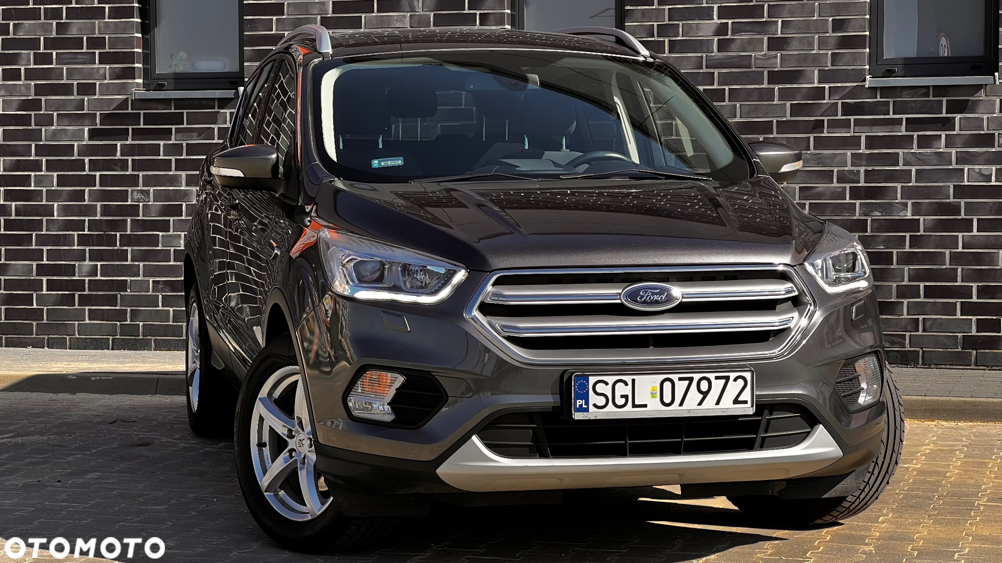 Ford Kuga 1.5 EcoBoost 2x4 Titanium - 3