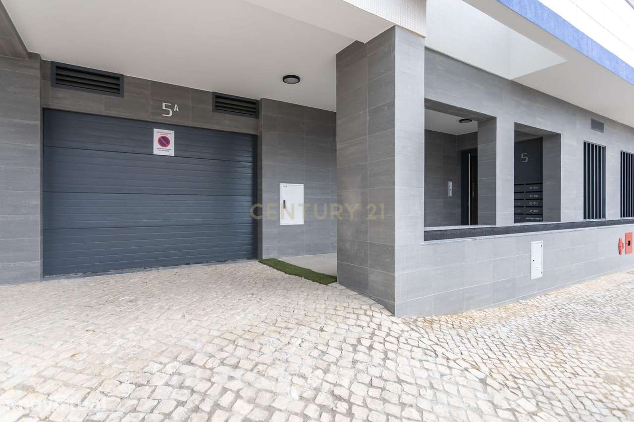 Dois Apartamentos Modernos (T3 + T2) na Qta. do Desembargador – Feijó - Grande imagem: 2/53