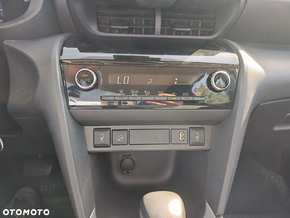 Toyota Yaris Cross Hybrid 1.5 Comfort 4x4 - 19