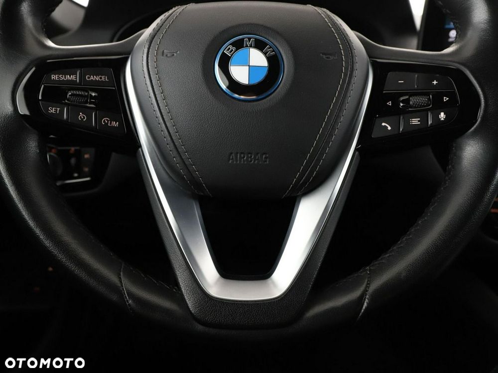 BMW Seria 5 530e - 22