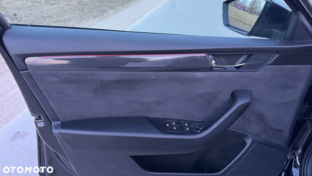 Skoda Superb 2.0 TDI DSG Sportline - 10