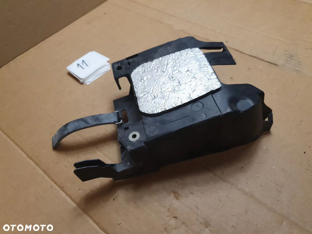 Yamaha YZF-R1 RN04 1000 (2000 - 2001) PODSTAWA POD AKUMULATOR - 6