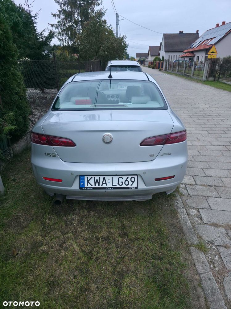 Alfa Romeo 159 2005 photo 2