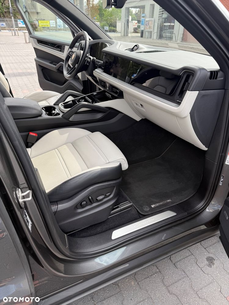 Porsche Cayenne - 13