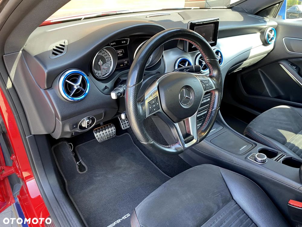 Mercedes-Benz CLA 200 7G-DCT AMG Line - 29