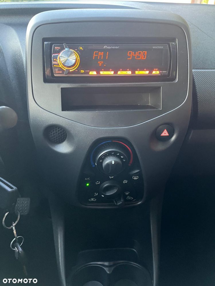 Toyota Aygo x-play - 14