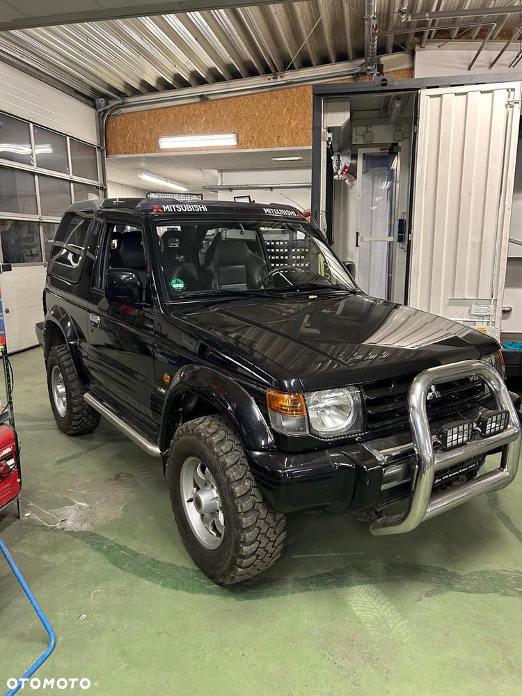 Mitsubishi Pajero Sport - 1