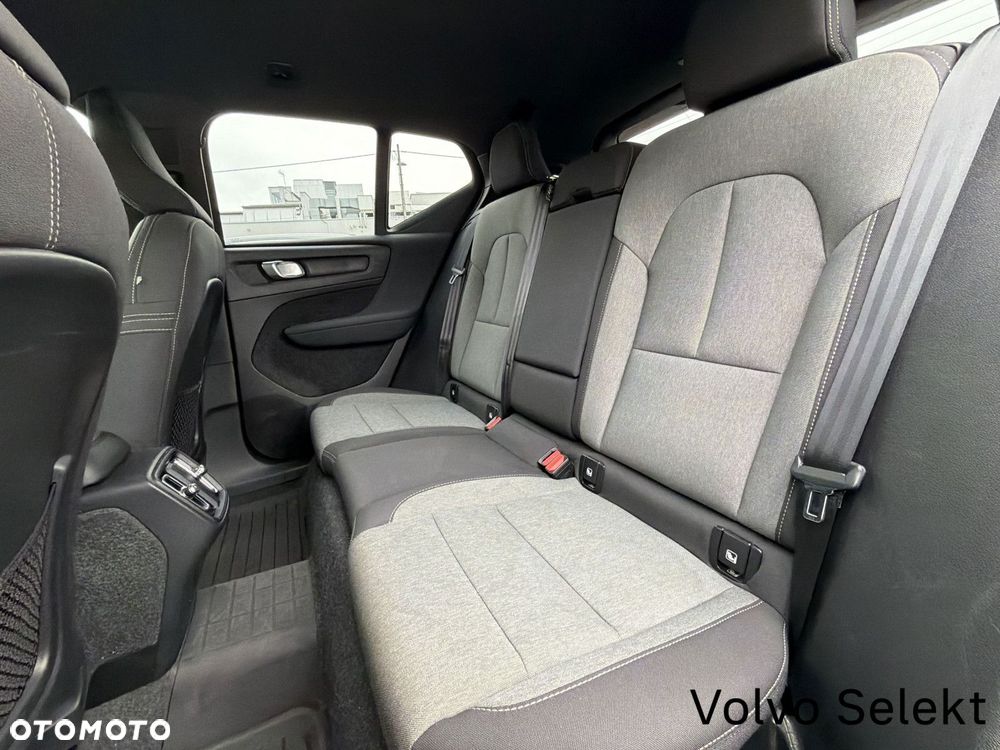 Volvo XC 40 - 18