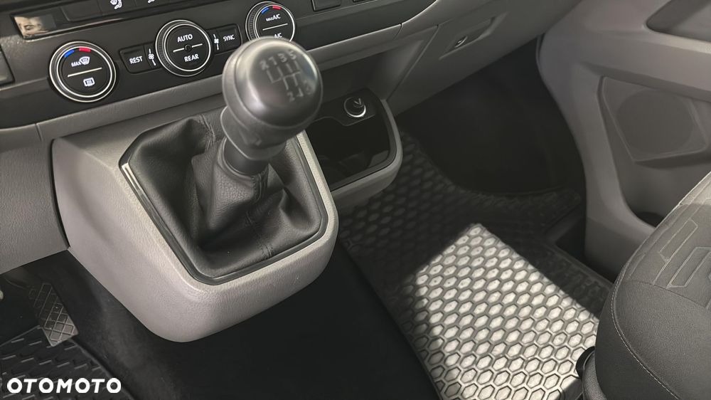 Volkswagen Caravelle 2.0 TDI L2 Comfortline - 16