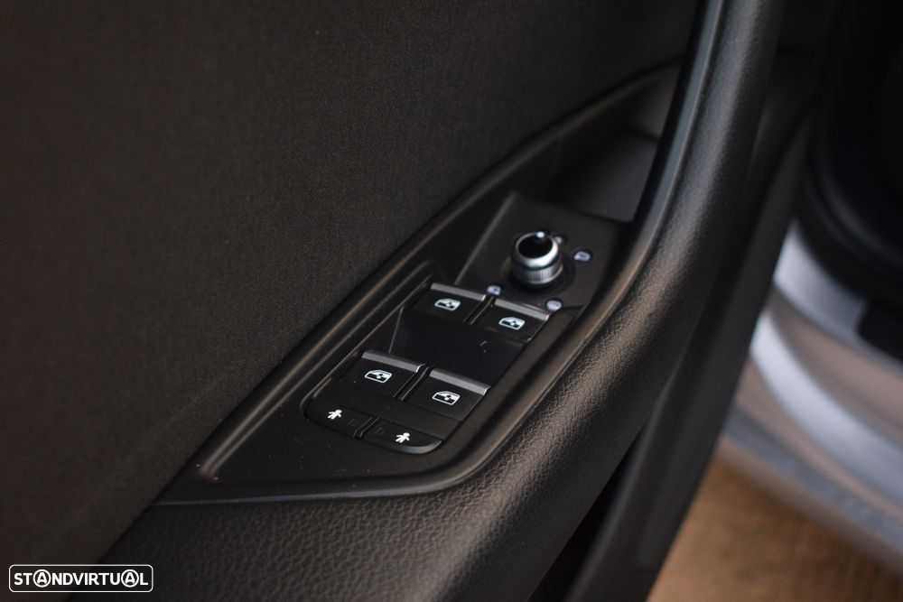 Audi A4 Avant 2.0 TDI Business Line - 12