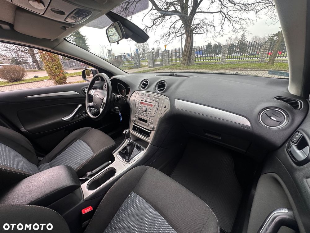 Ford Mondeo 1.8 TDCi Ambiente - 28