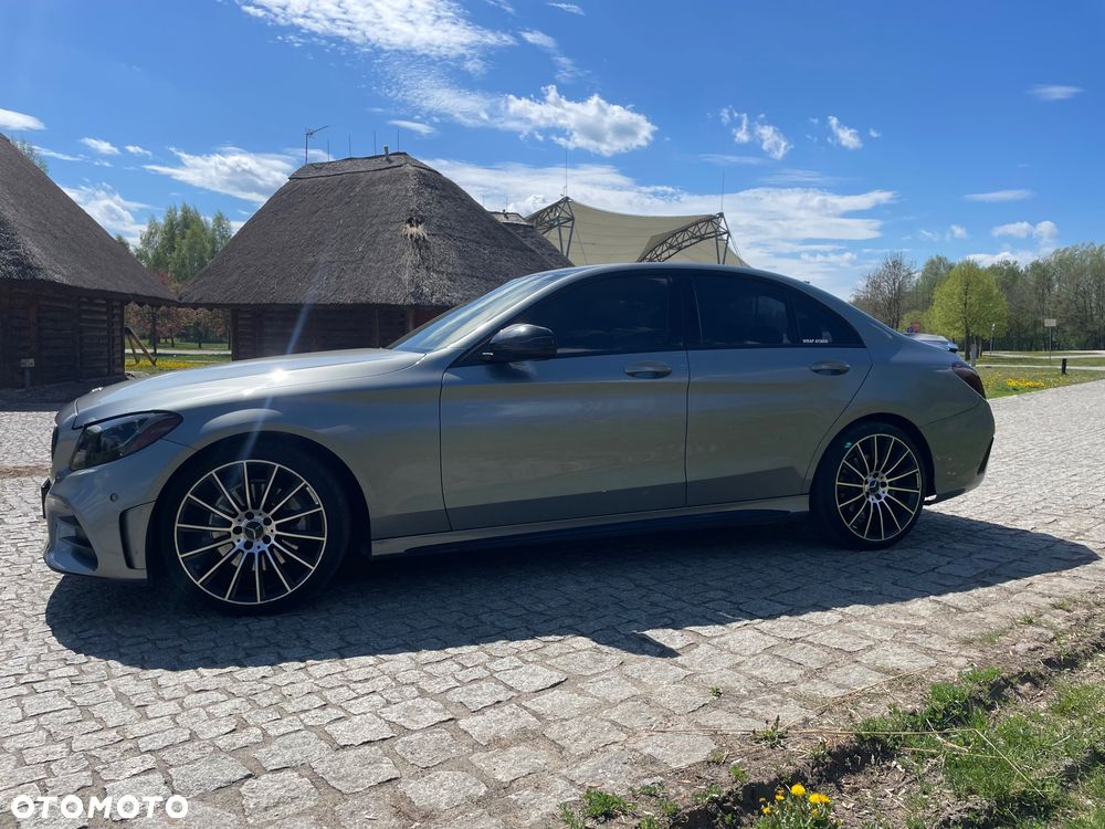 Mercedes-Benz Klasa C 300 7G-TRONIC AMG Line - 3