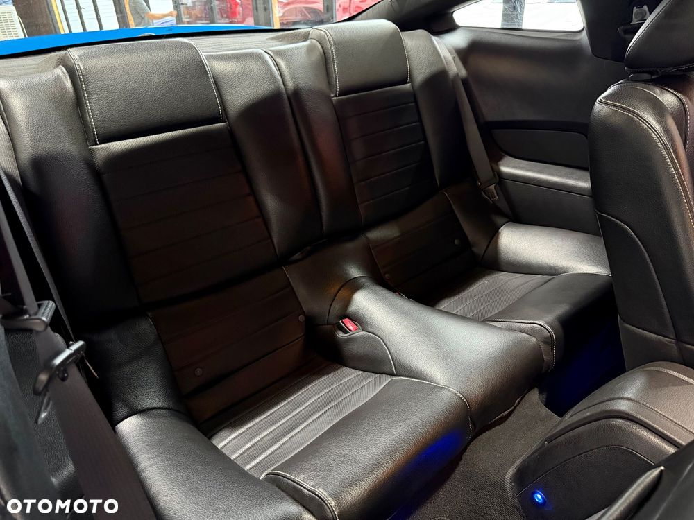 Ford Mustang 4.6 V8 GT Premium - 39