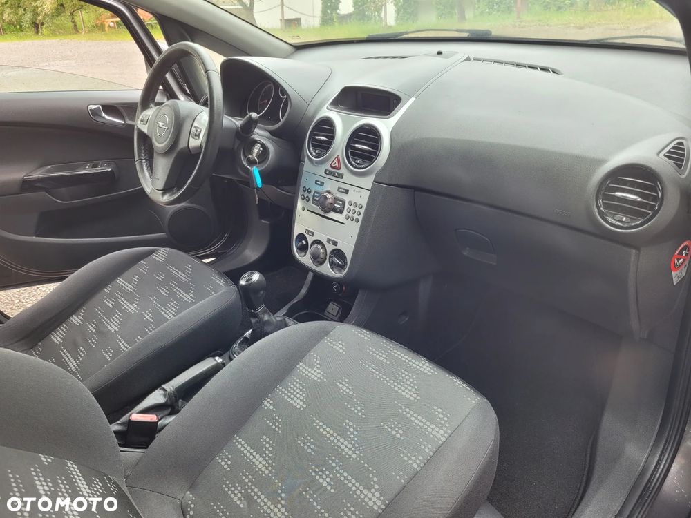 Opel Corsa 1.4 16V Satellite - 25