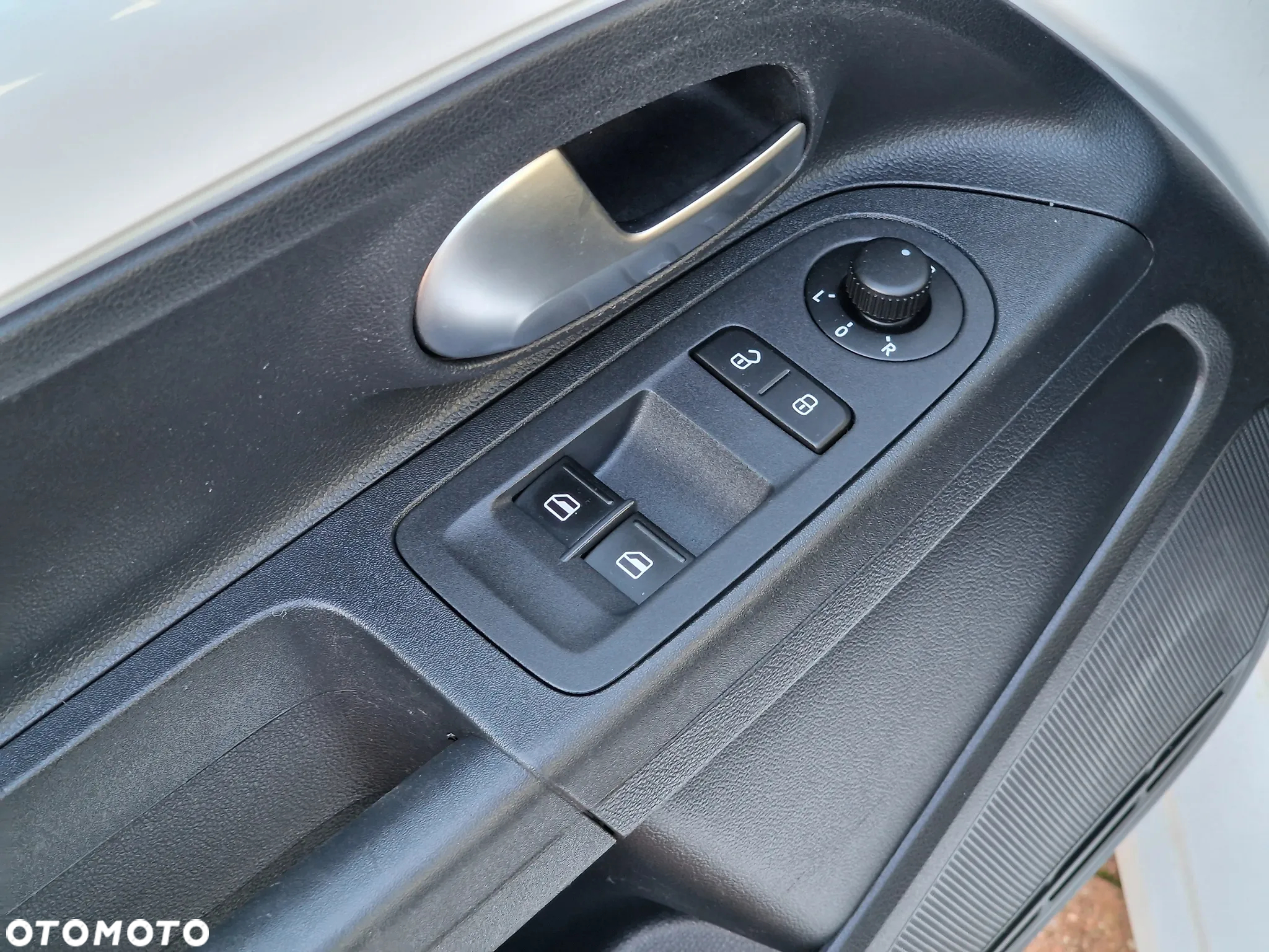 Volkswagen up! (BlueMotion Technology) move - 17