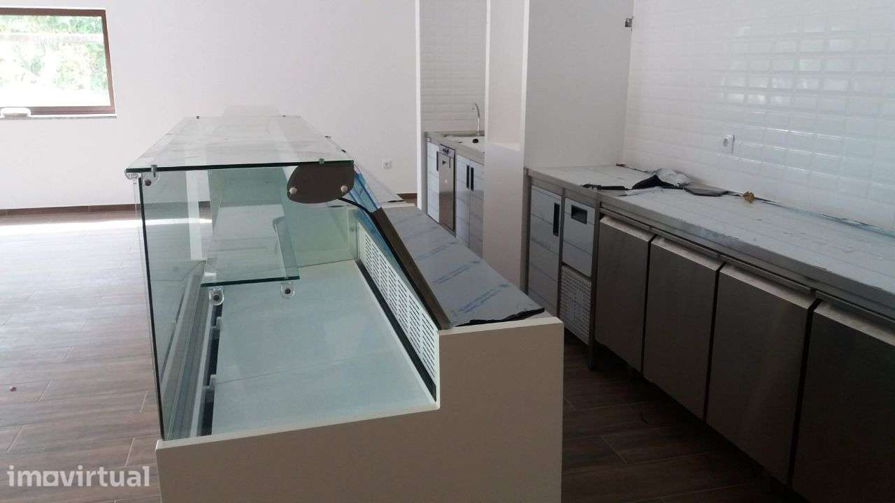 Restaurante totalmente equipado, sito em Britelo, Celorico Basto - Grande imagem: 4/10