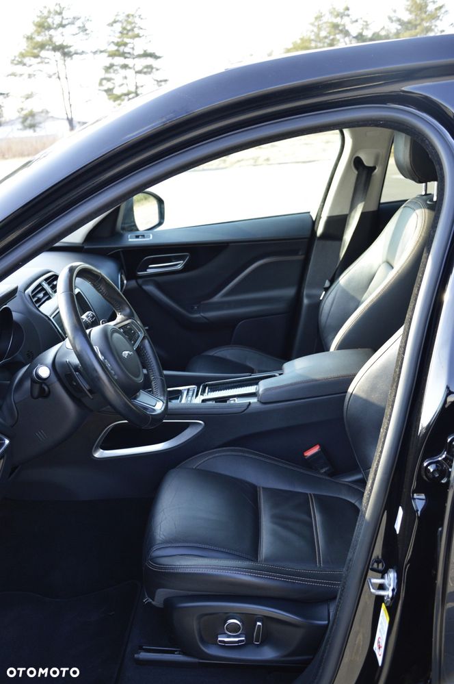 Jaguar F-Pace 30t AWD Prestige - 15