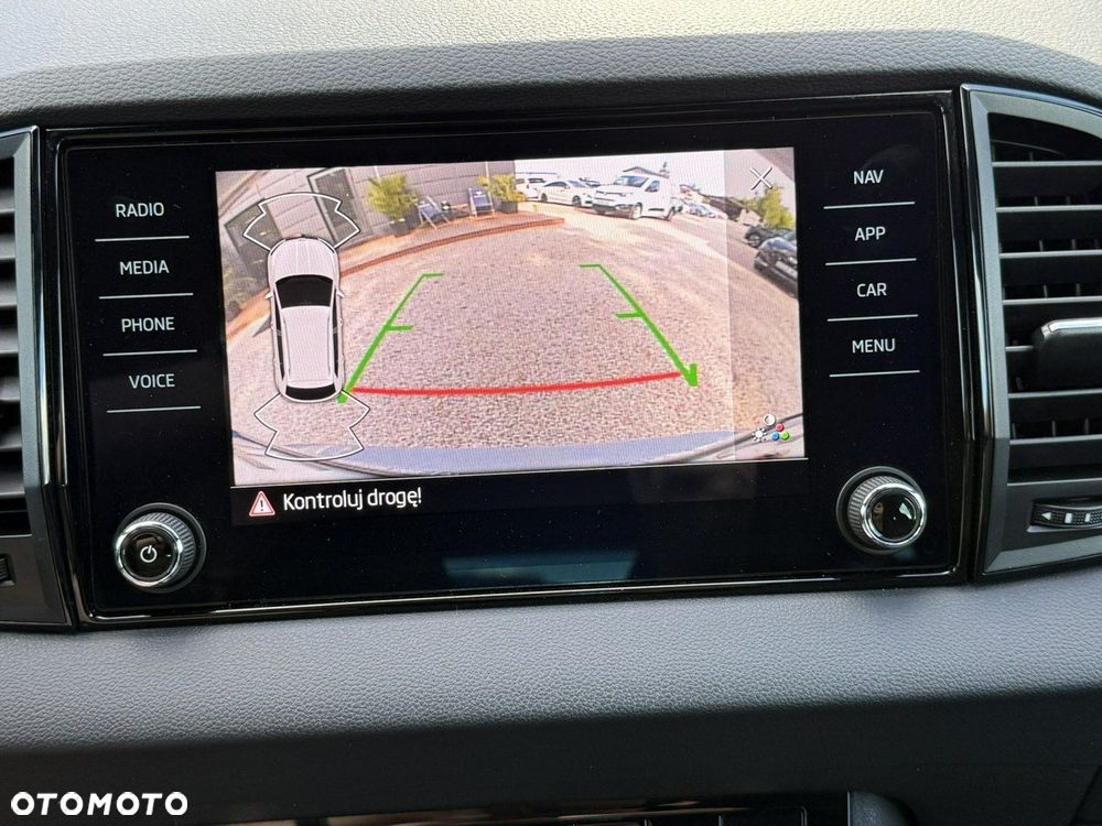 Skoda Karoq 1.5 TSI ACT GPF 4x2 Sportline - 30