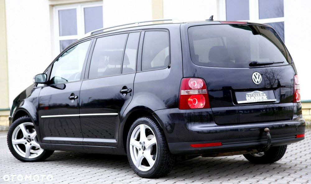 Volkswagen Touran 2.0 TDI Highline - 8