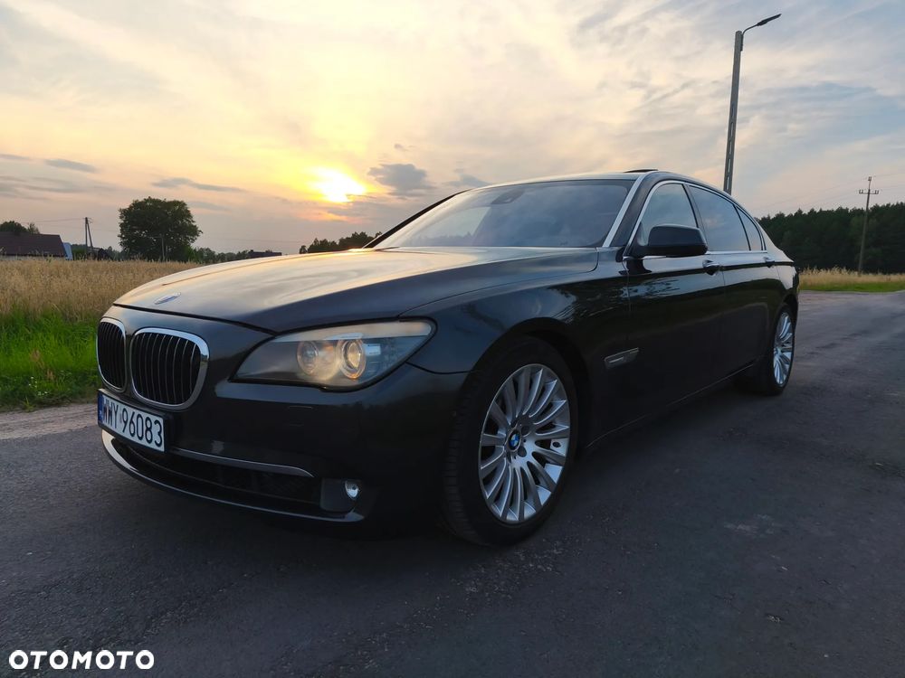 BMW Seria 7 750Li - 30