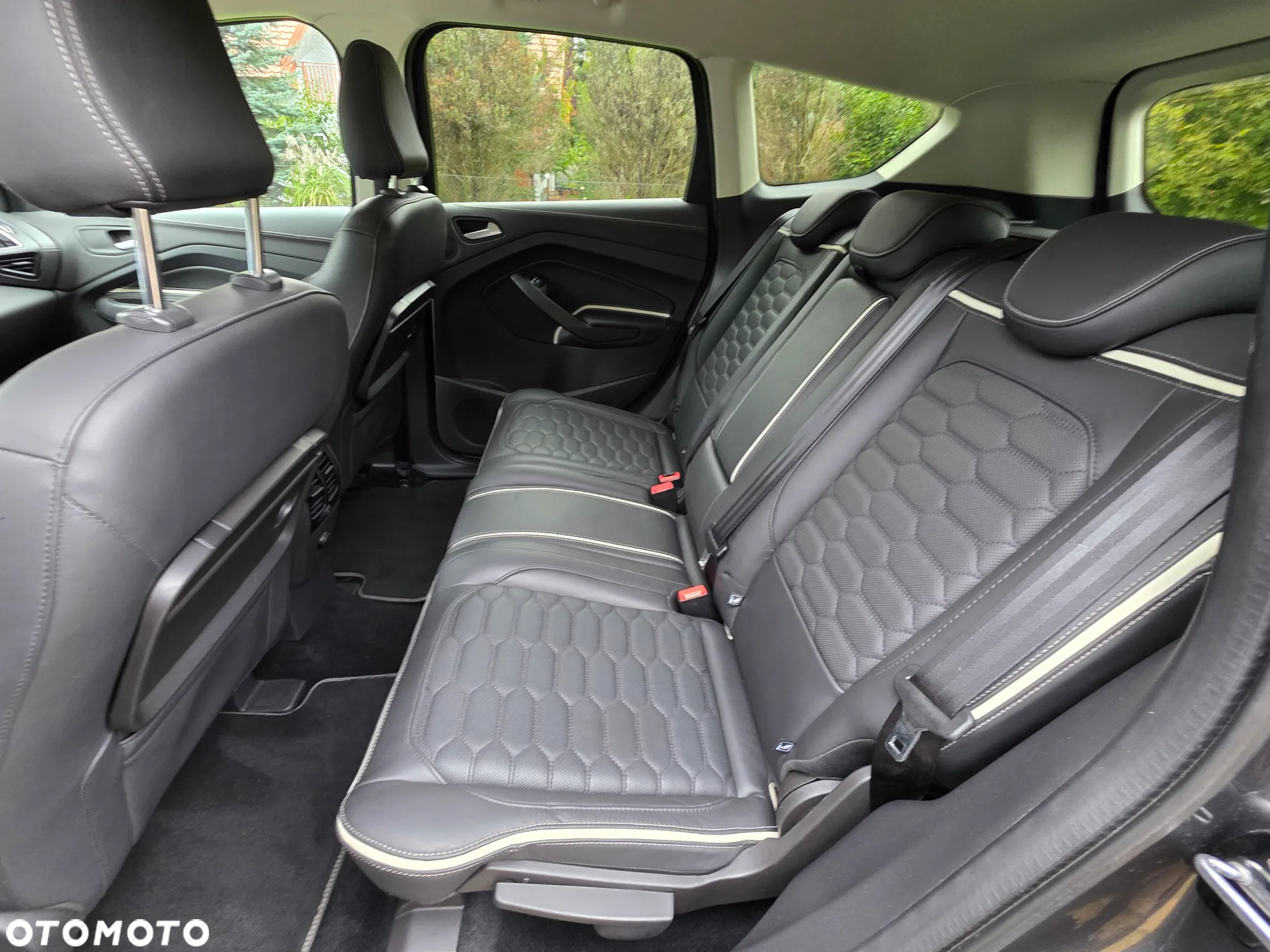 Ford Kuga - 12