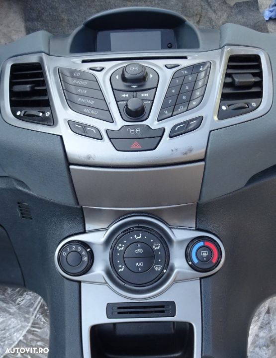 Radio CD Player Ford Fiesta 2010 - 1