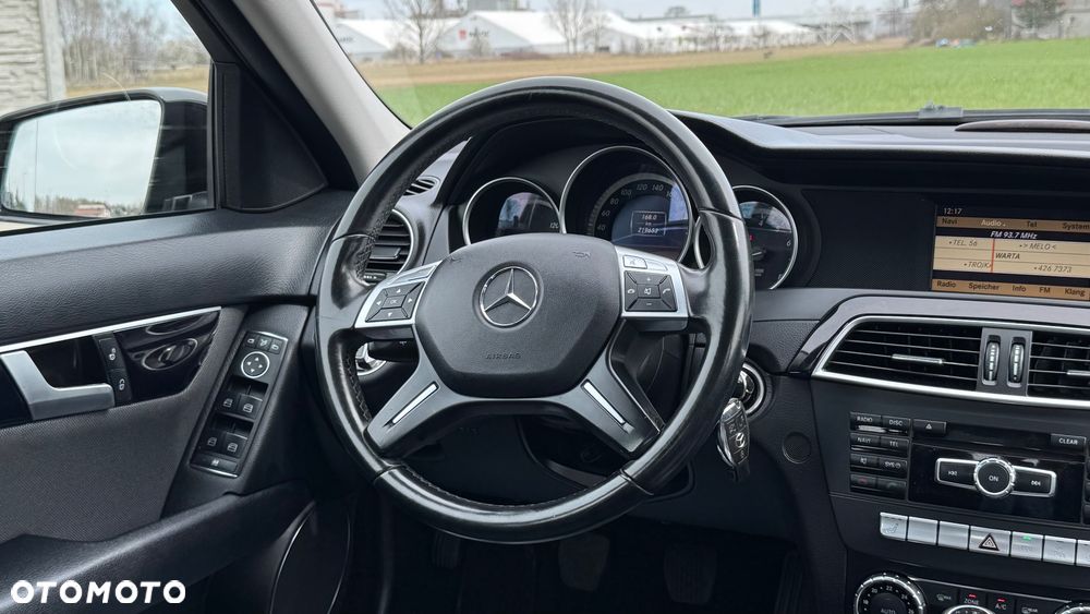 Mercedes-Benz Klasa C 180 CGI BlueEff Elegance - 30