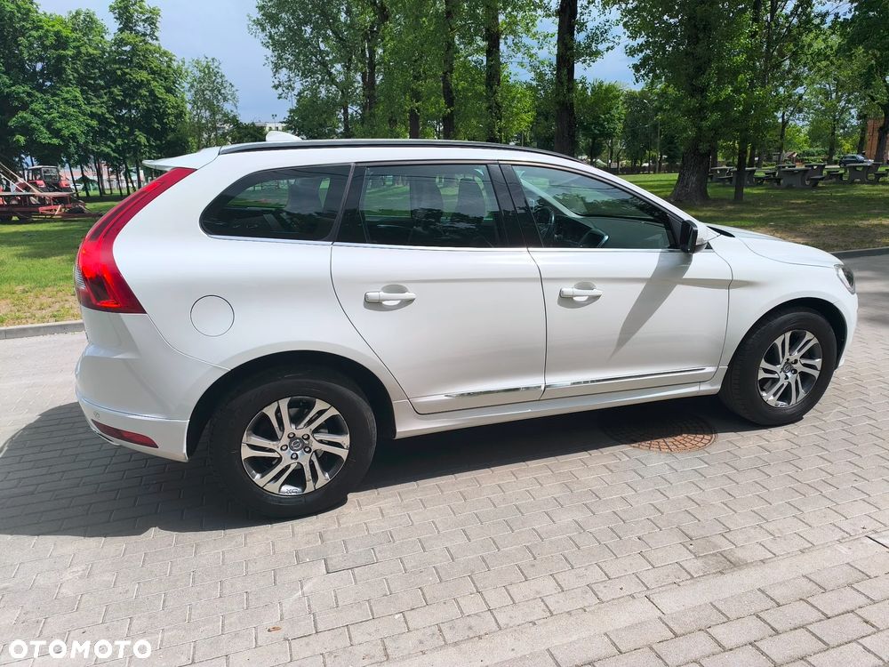 Volvo XC 60 D4 AWD Summum - 4