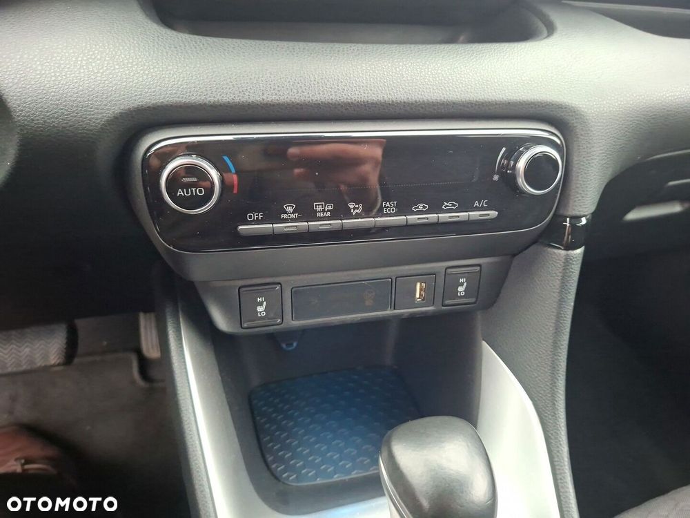 Toyota Yaris Hybrid 1.5 Comfort - 23